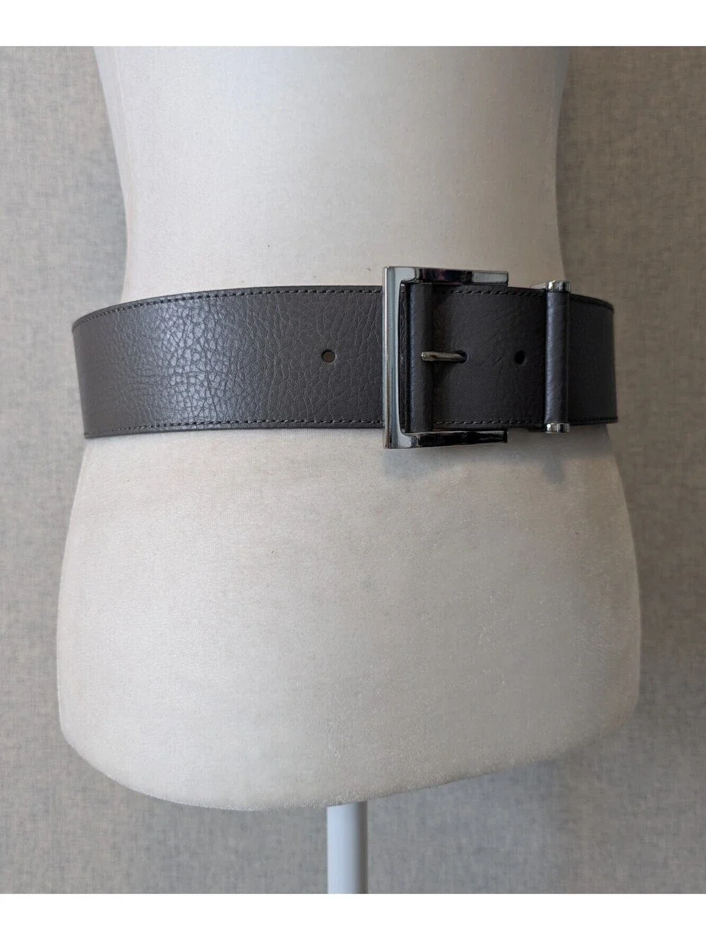 Banana Republic wide leather belt w/ chrome buckle - Size S